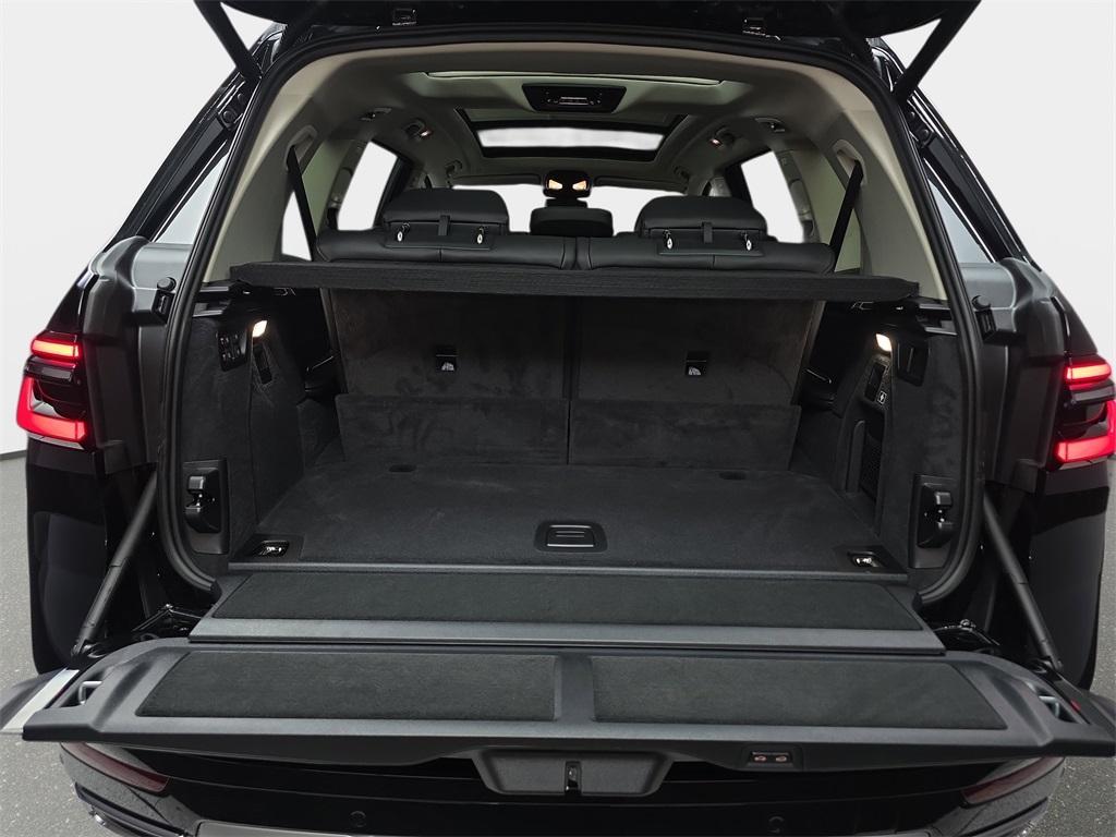 new 2026 BMW X7 car, priced at $94,015