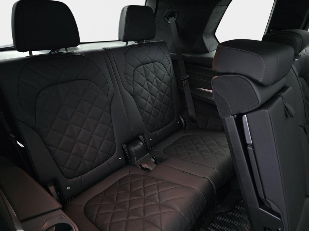 new 2026 BMW X7 car, priced at $102,655