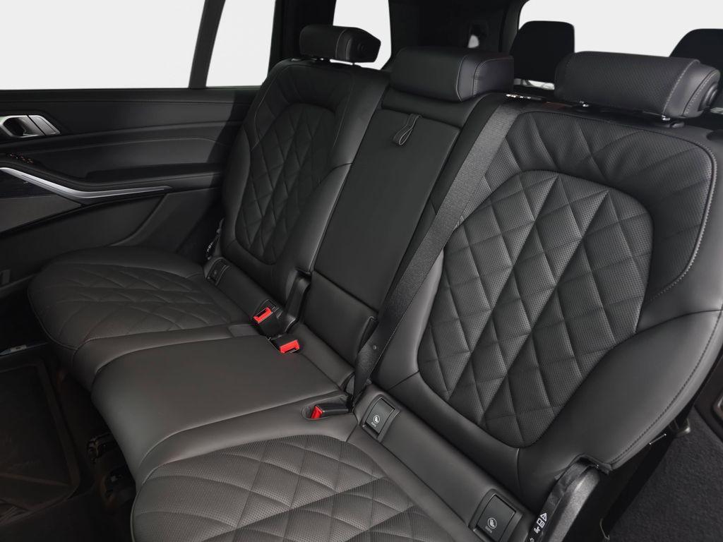 new 2026 BMW X7 car, priced at $102,655