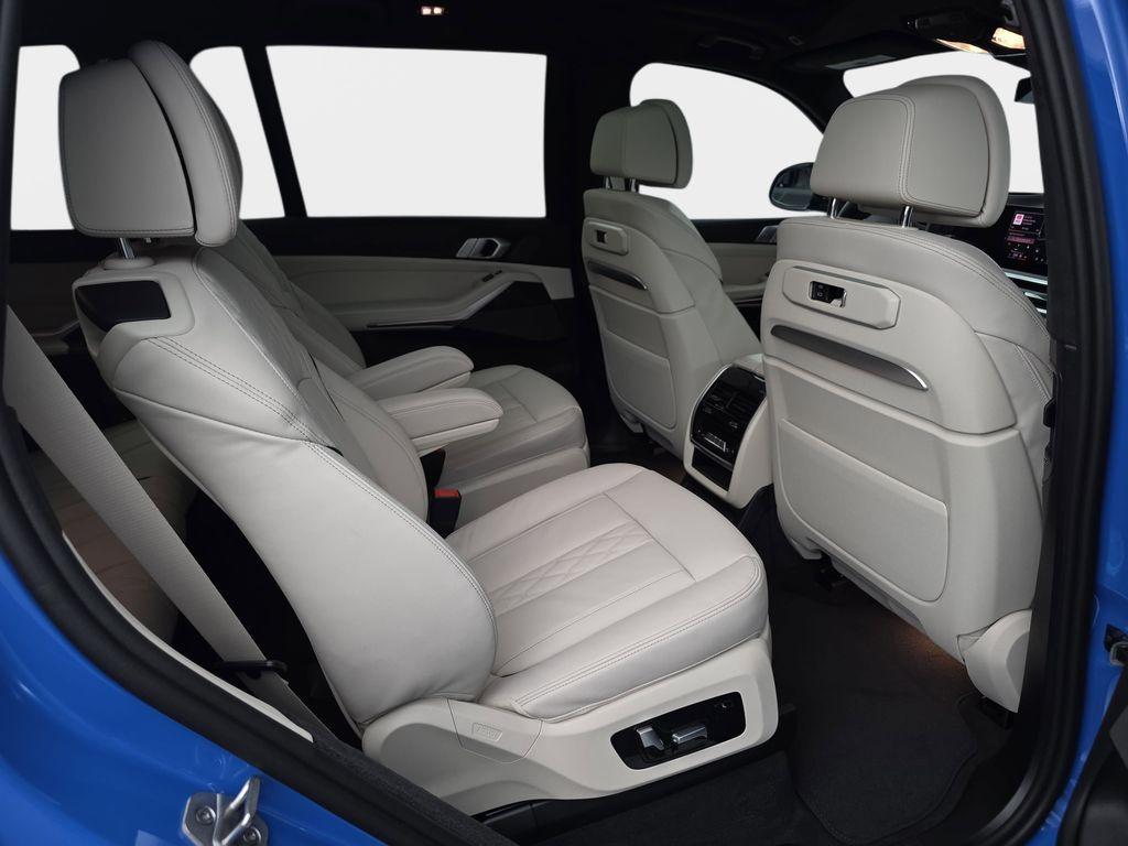 new 2026 BMW X7 car, priced at $112,900