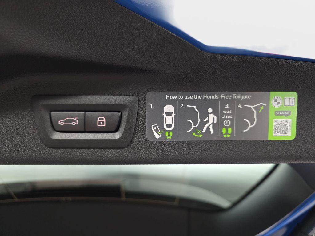 new 2026 BMW X7 car, priced at $112,900