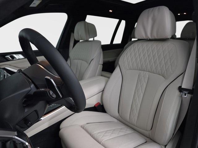 new 2026 BMW X7 car, priced at $112,900