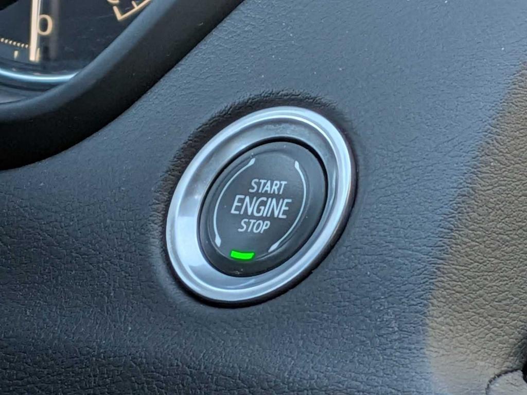 used 2023 Cadillac XT4 car, priced at $30,999