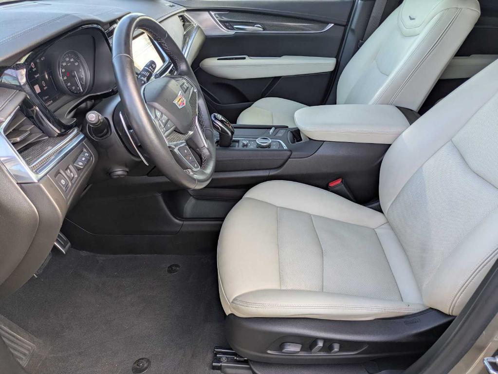 used 2023 Cadillac XT5 car, priced at $33,599