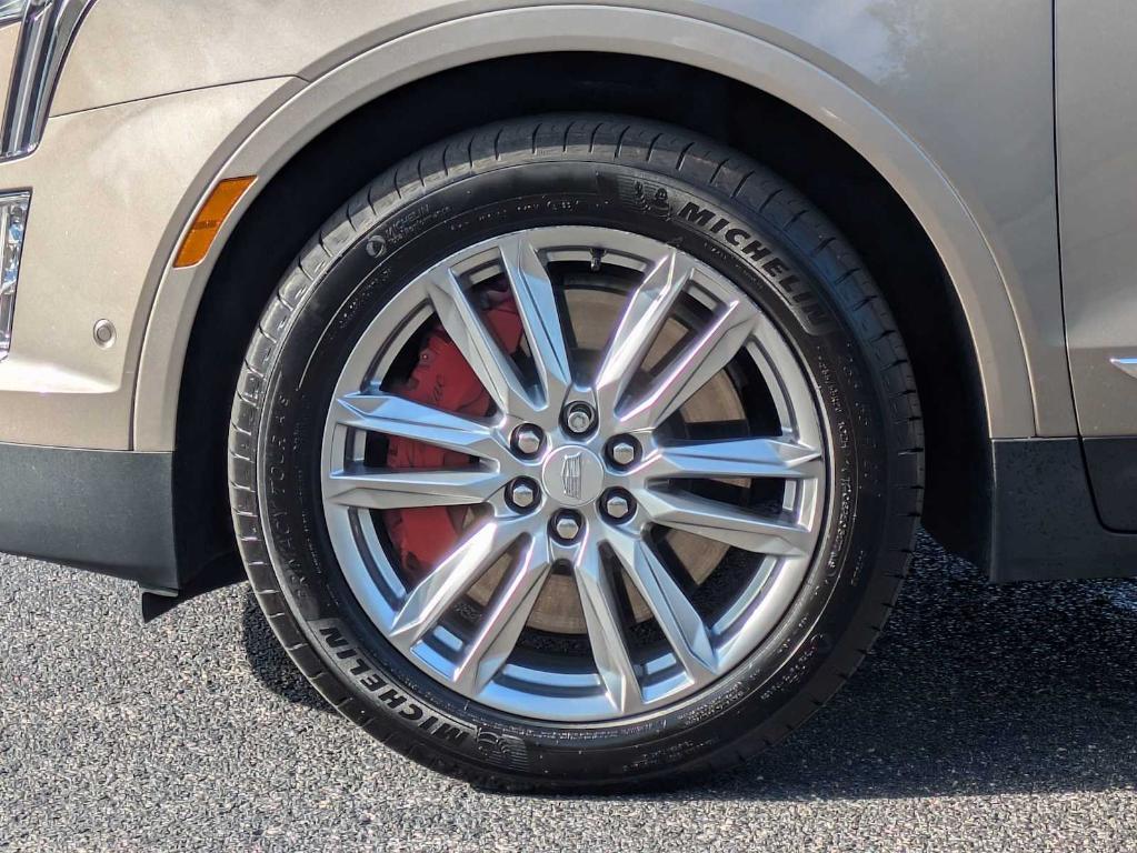 used 2023 Cadillac XT5 car, priced at $33,599