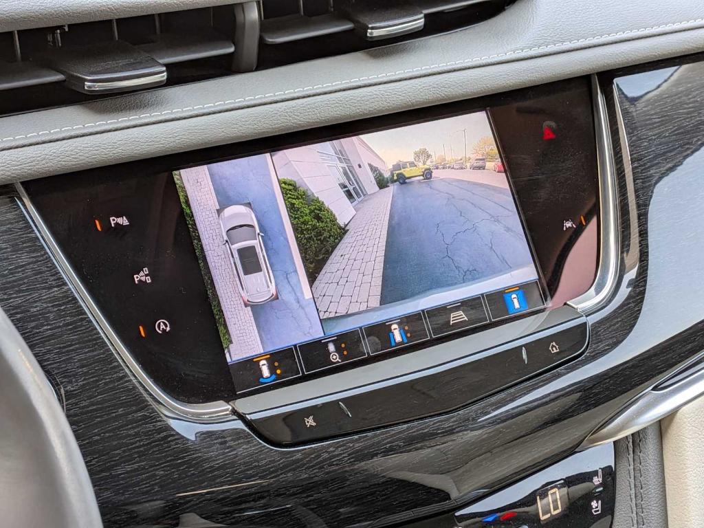 used 2023 Cadillac XT6 car, priced at $40,299