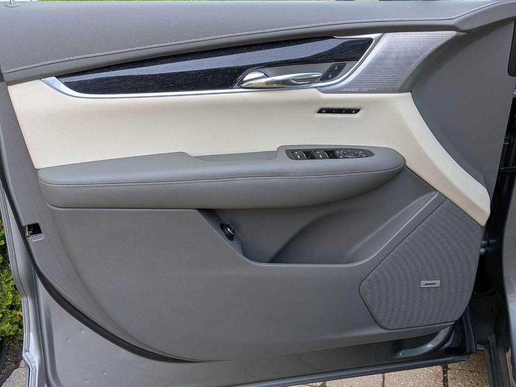 used 2023 Cadillac XT6 car, priced at $40,299