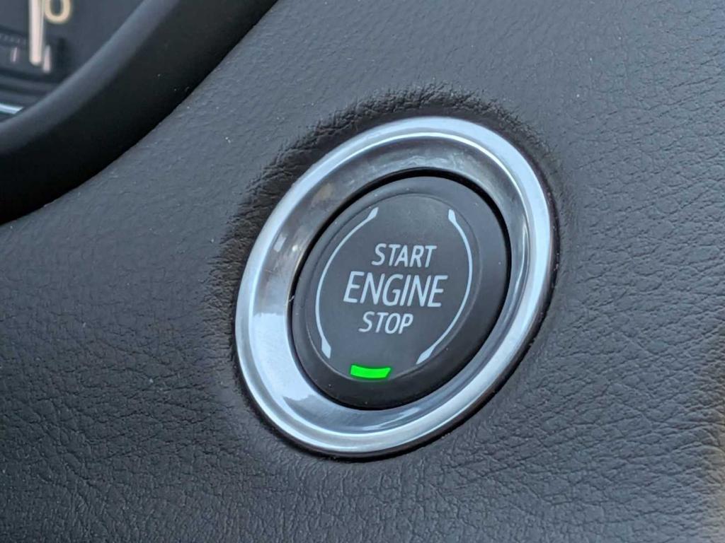 used 2023 Cadillac XT4 car, priced at $31,999