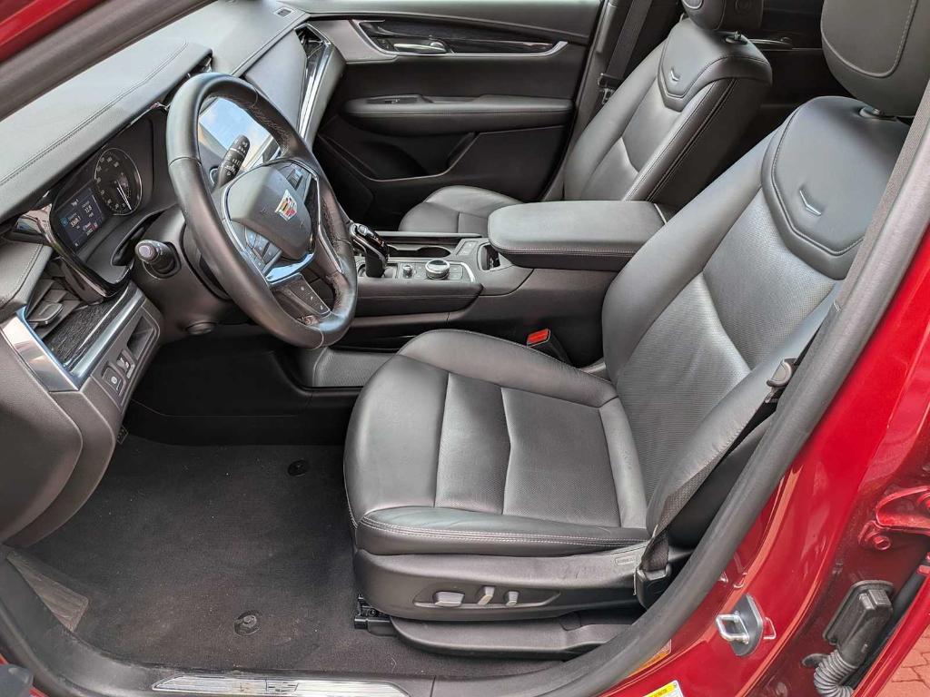 used 2023 Cadillac XT5 car, priced at $35,999