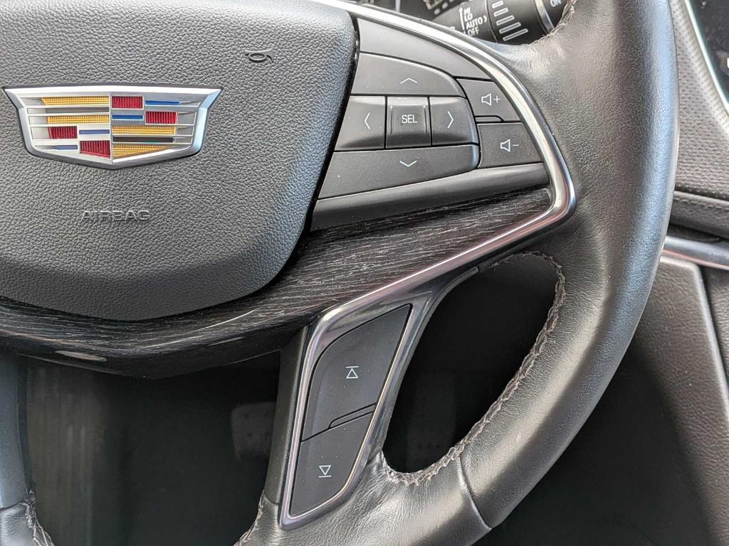 used 2023 Cadillac XT5 car, priced at $35,999