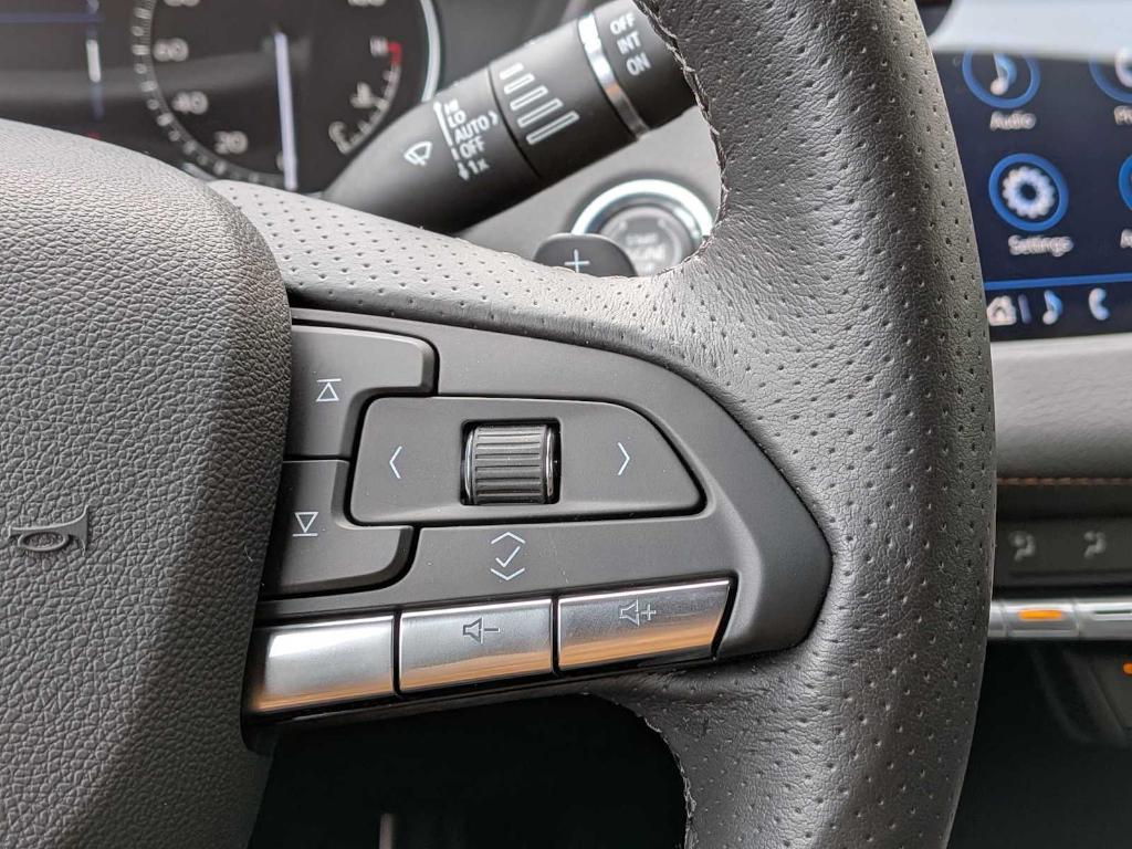 used 2023 Cadillac XT4 car, priced at $29,999