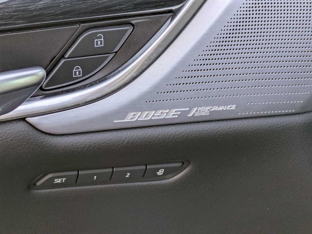 used 2023 Cadillac XT5 car, priced at $27,999