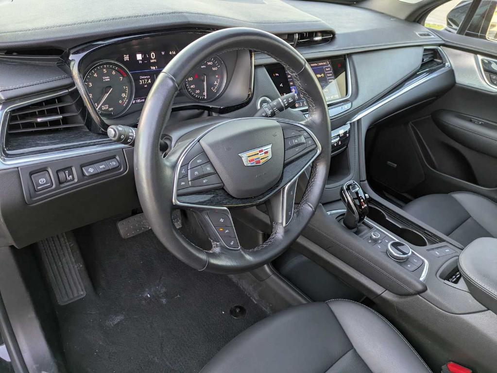 used 2023 Cadillac XT5 car, priced at $27,999
