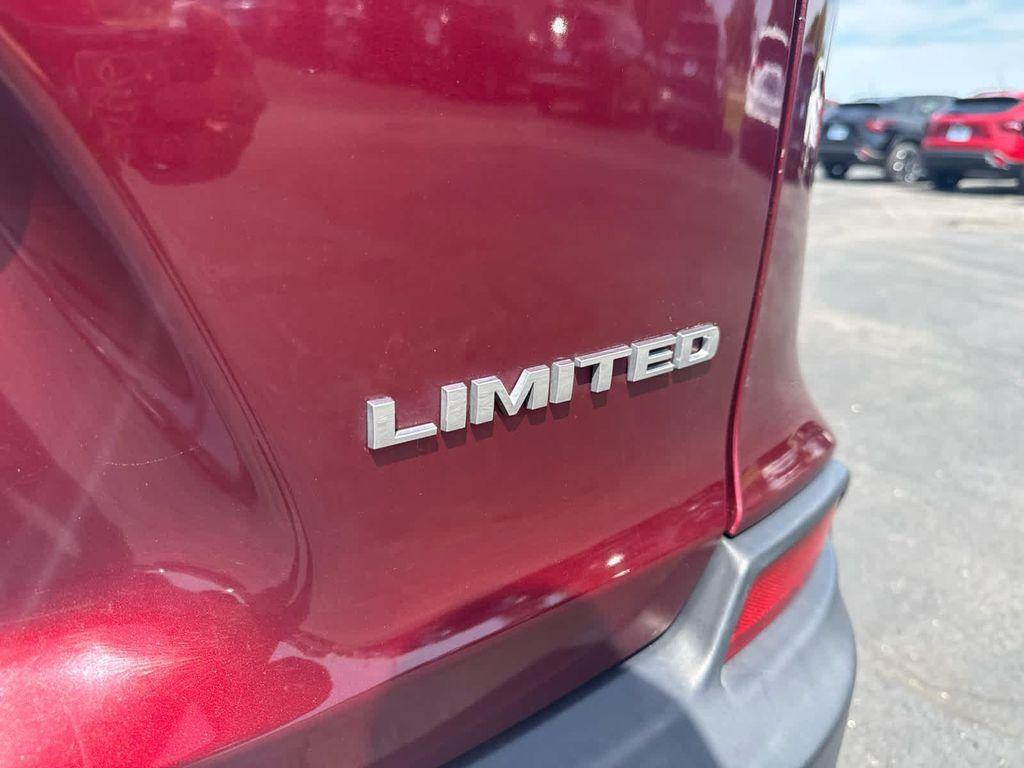 used 2020 Jeep Cherokee car, priced at $18,141