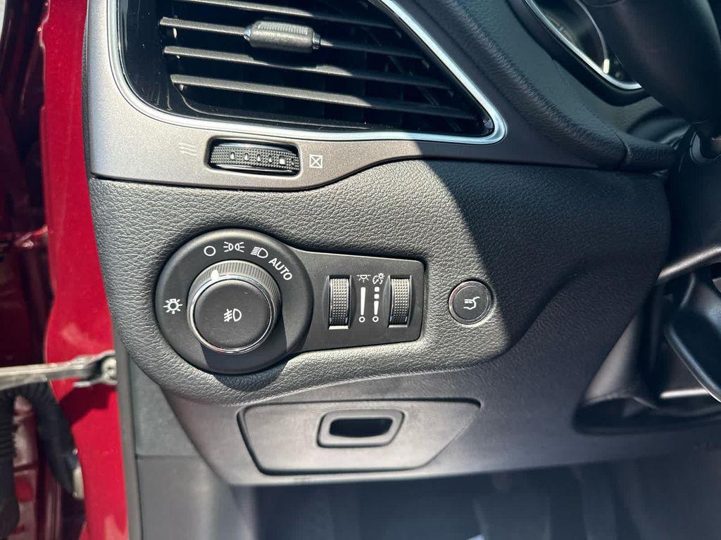 used 2020 Jeep Cherokee car, priced at $18,141