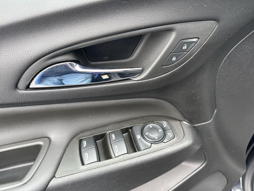 used 2024 Chevrolet Equinox car, priced at $22,400