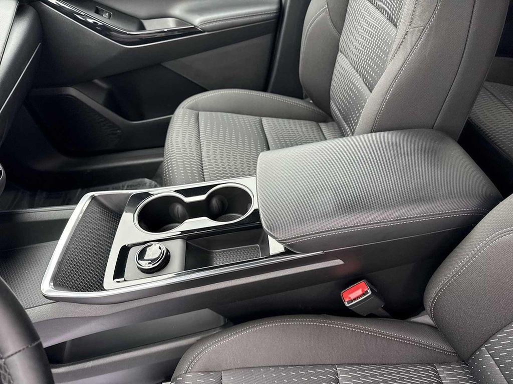 used 2026 Chevrolet Equinox car, priced at $26,900