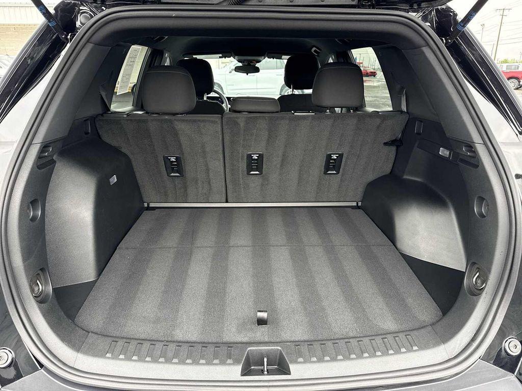 used 2026 Chevrolet Equinox car, priced at $26,900