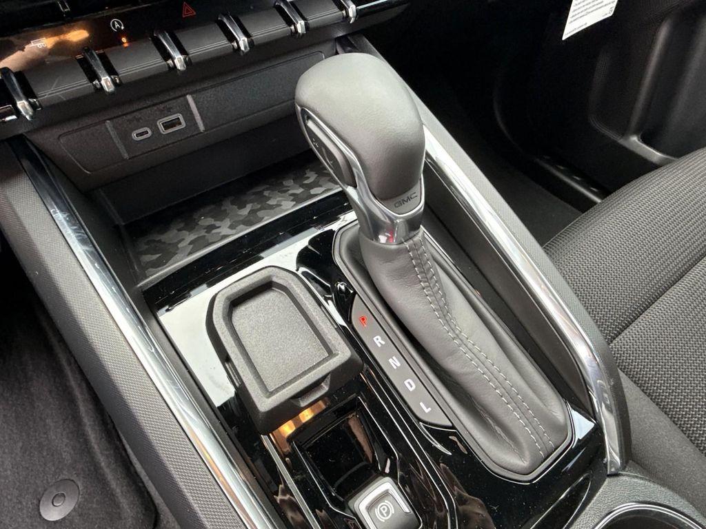 new 2025 GMC Canyon car, priced at $40,095