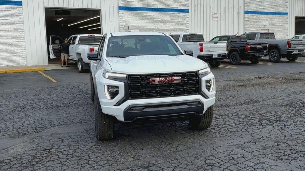 new 2025 GMC Canyon car, priced at $40,095