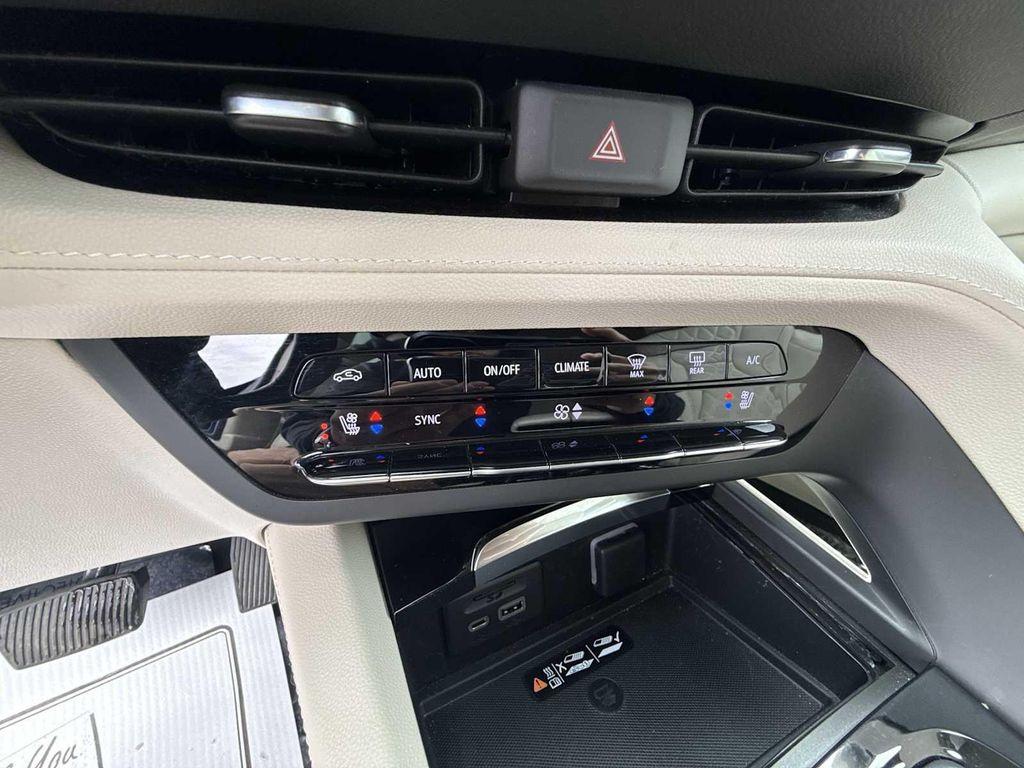 used 2023 Buick Envision car, priced at $34,495