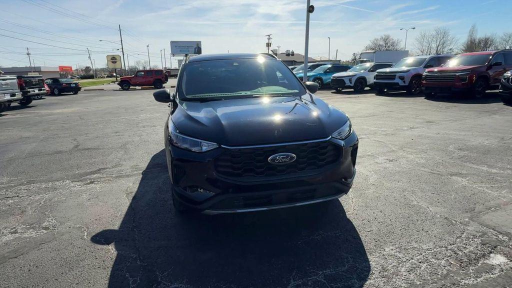 used 2025 Ford Escape car, priced at $25,400