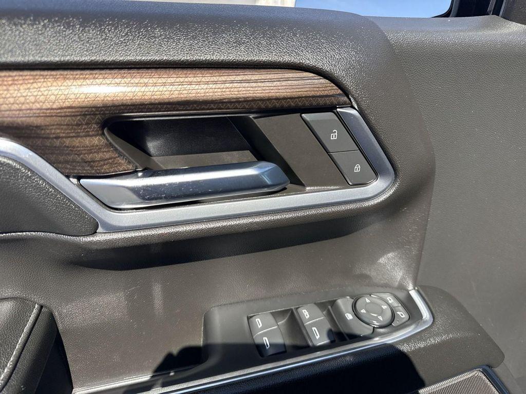 used 2024 Chevrolet Silverado 1500 car, priced at $42,994