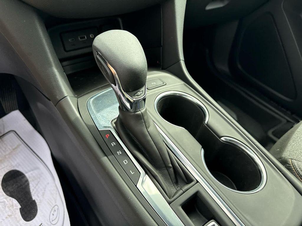 used 2024 Chevrolet Equinox car, priced at $27,995