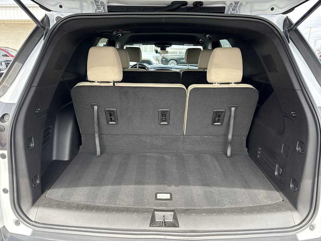 used 2023 Chevrolet Traverse car, priced at $25,495