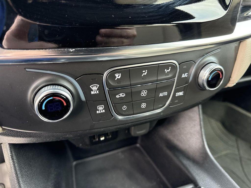 used 2023 Chevrolet Traverse car, priced at $25,800