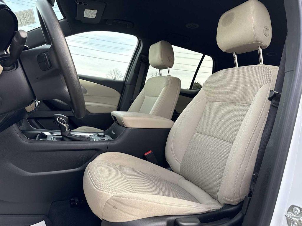 used 2023 Chevrolet Traverse car, priced at $25,495
