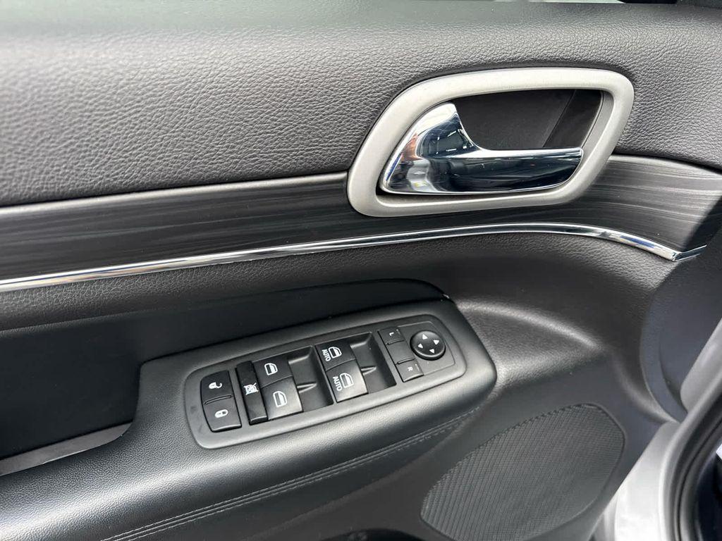 used 2020 Jeep Grand Cherokee car, priced at $13,990