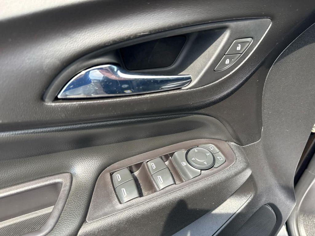 used 2020 Chevrolet Equinox car, priced at $11,500