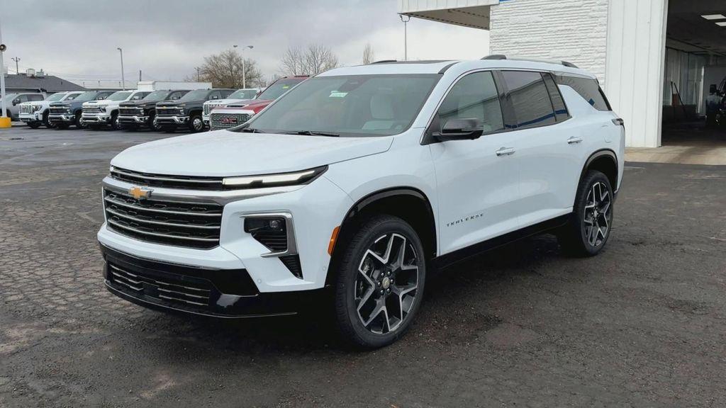 new 2026 Chevrolet Traverse car, priced at $60,015