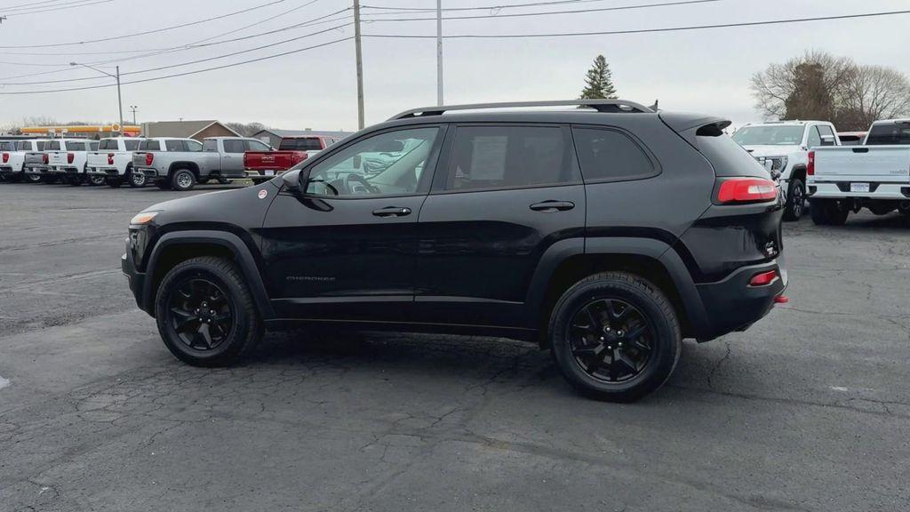 used 2015 Jeep Cherokee car, priced at $7,900