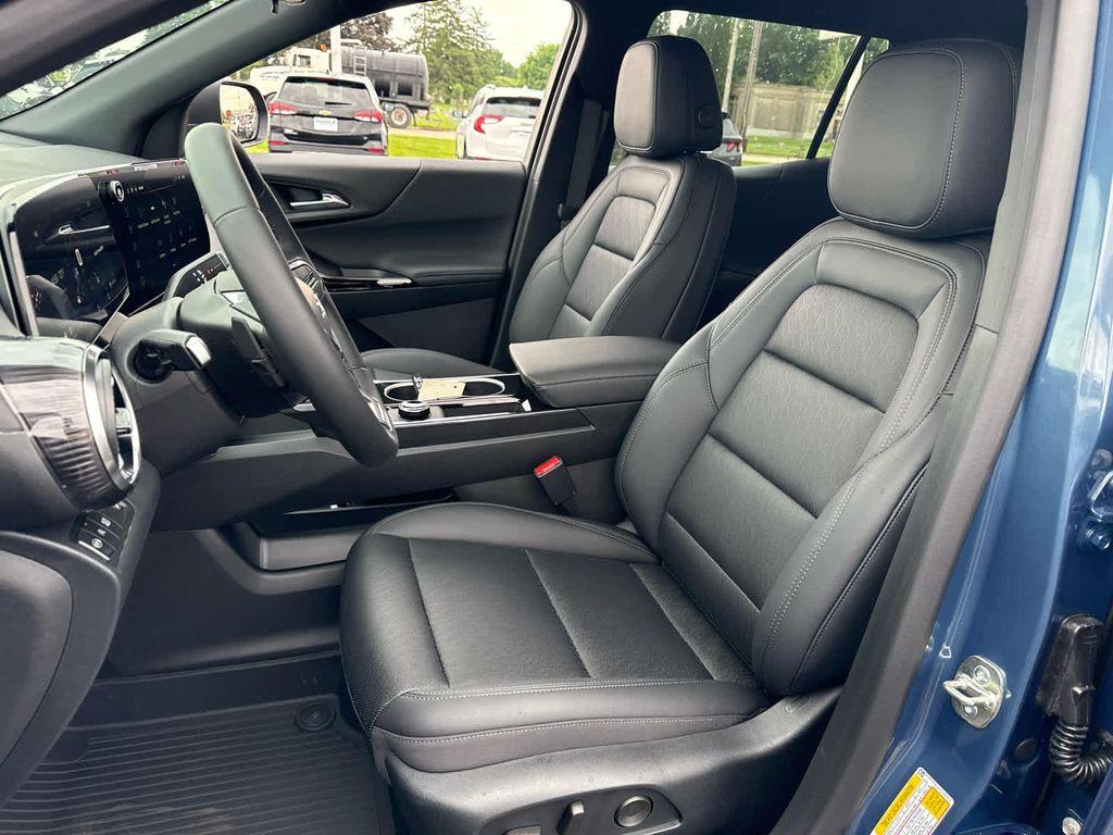 new 2026 Chevrolet Equinox car, priced at $34,215