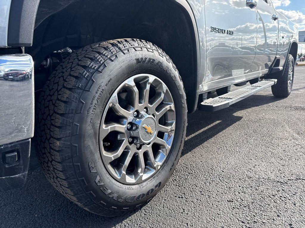 new 2026 Chevrolet Silverado 3500 car, priced at $81,395