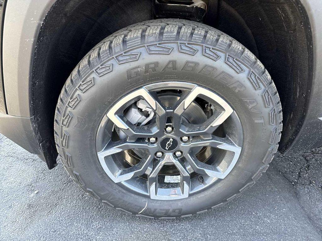 new 2026 Chevrolet Equinox car, priced at $35,920