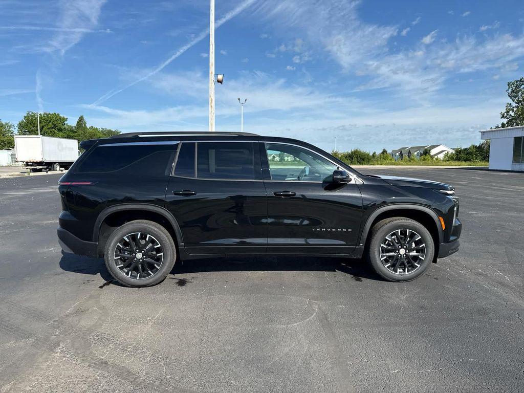 new 2026 Chevrolet Traverse car, priced at $49,520