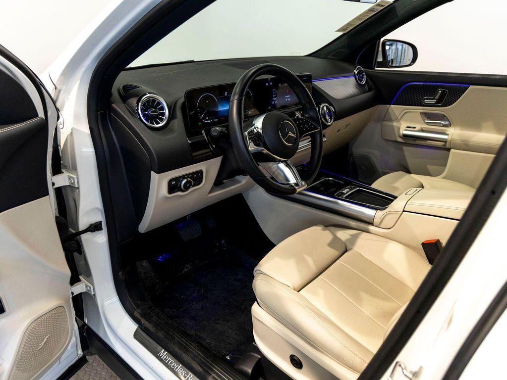 used 2025 Mercedes-Benz GLA 250 car, priced at $38,990