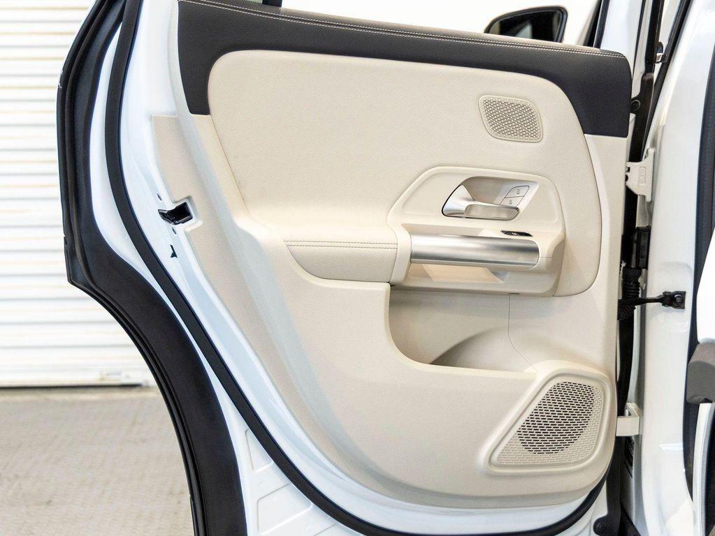 used 2025 Mercedes-Benz GLA 250 car, priced at $38,990