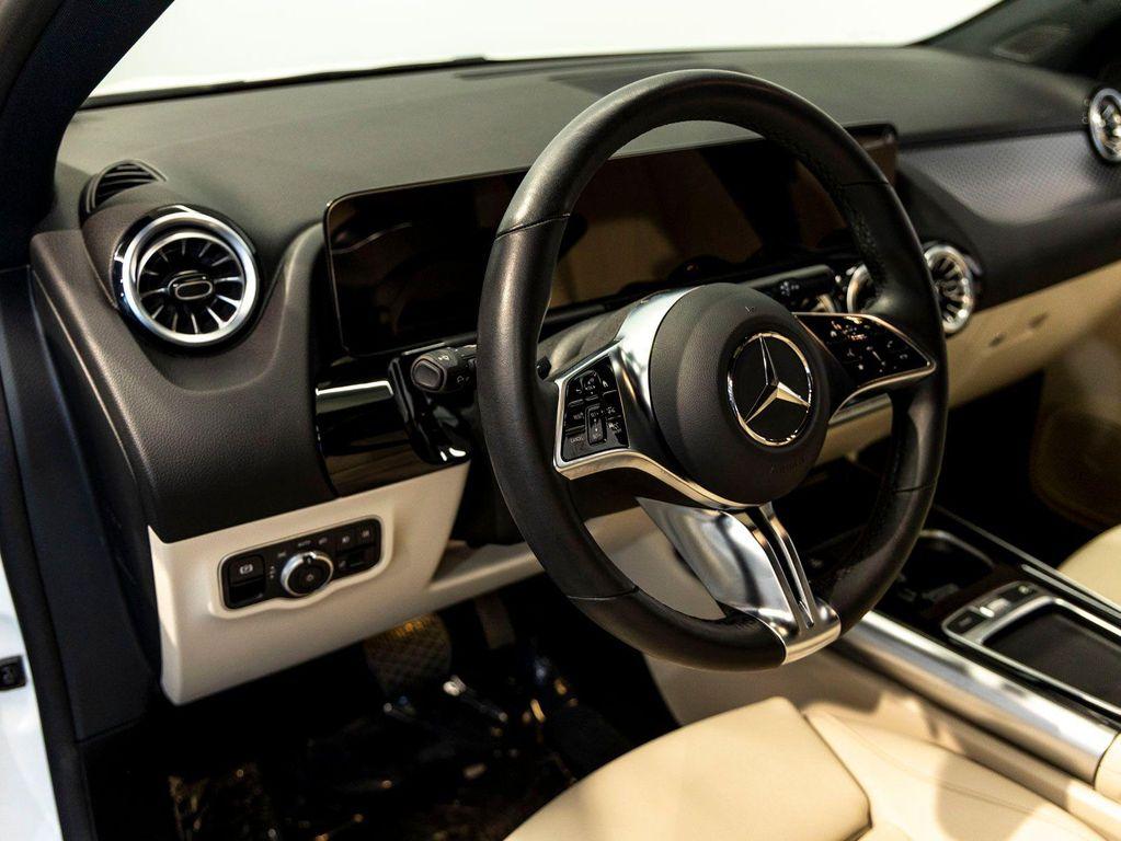 used 2025 Mercedes-Benz GLA 250 car, priced at $38,695