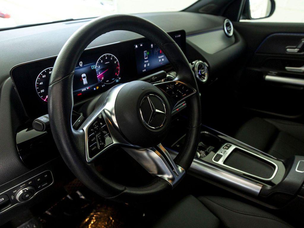 used 2025 Mercedes-Benz GLA 250 car, priced at $37,988