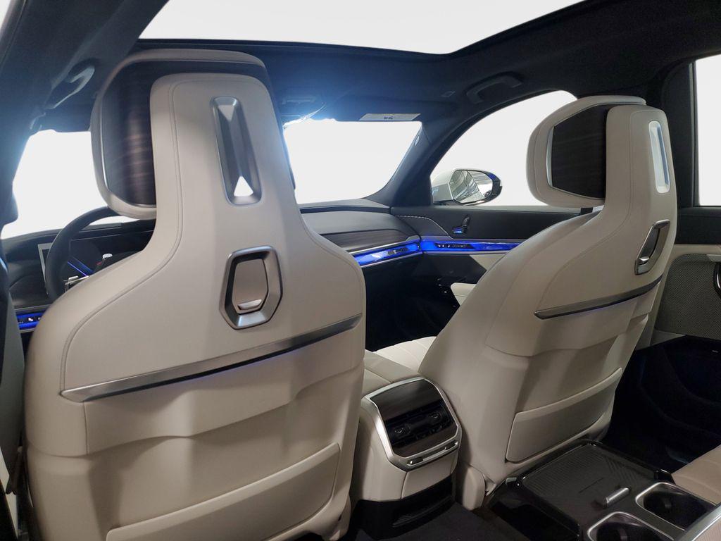 new 2025 BMW i7 car, priced at $131,425