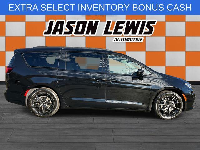 new 2026 Chrysler Pacifica car, priced at $47,815