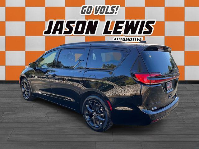 new 2026 Chrysler Pacifica car, priced at $47,815