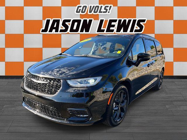 new 2026 Chrysler Pacifica car, priced at $47,815