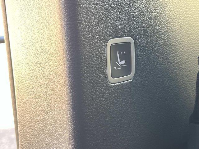 new 2026 Chrysler Pacifica car, priced at $47,815