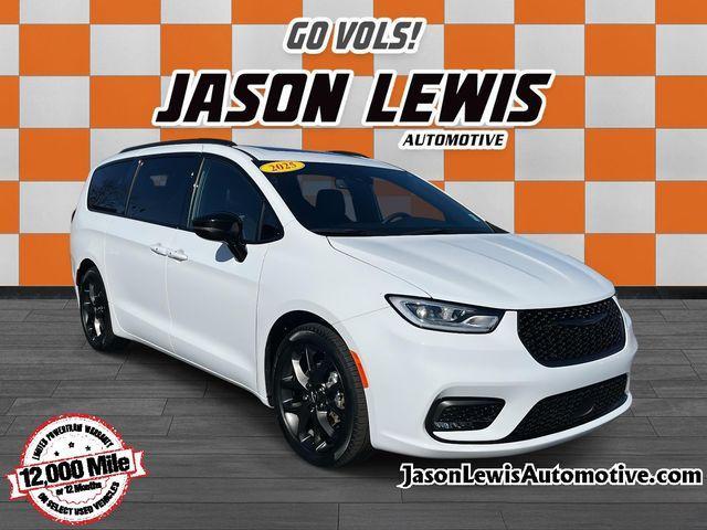 used 2025 Chrysler Pacifica car, priced at $34,370