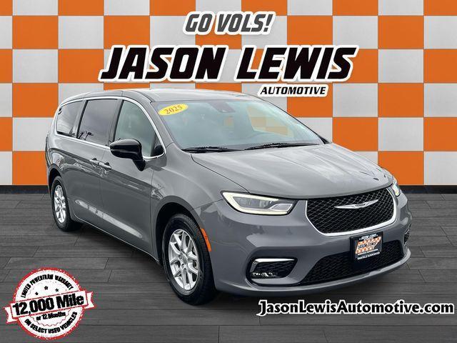 used 2025 Chrysler Pacifica car, priced at $28,375